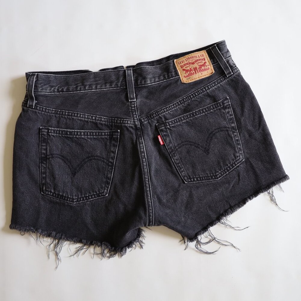 Levi's Women's Premium 501 Original Shorts Cutoff Black Jeans Denim Size 29 - Picture 9 of 9